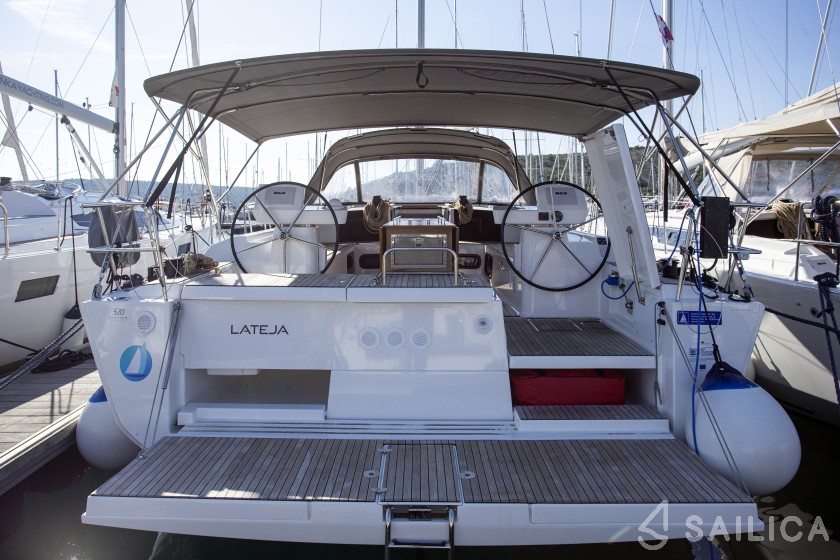 Dufour 520 GL - Yacht Charter Sailica