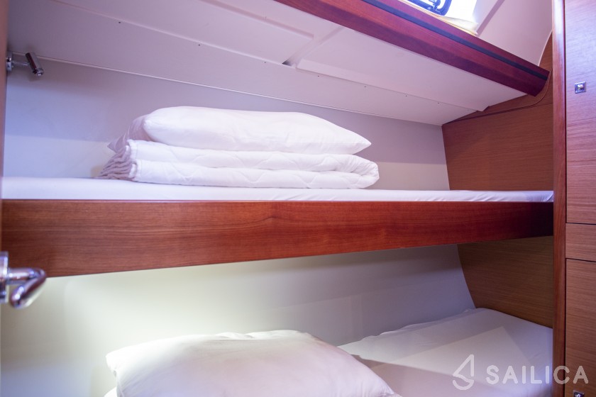 Dufour 520 GL - Yacht Charter Sailica