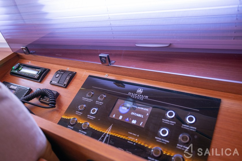 Dufour 520 GL - Yacht Charter Sailica