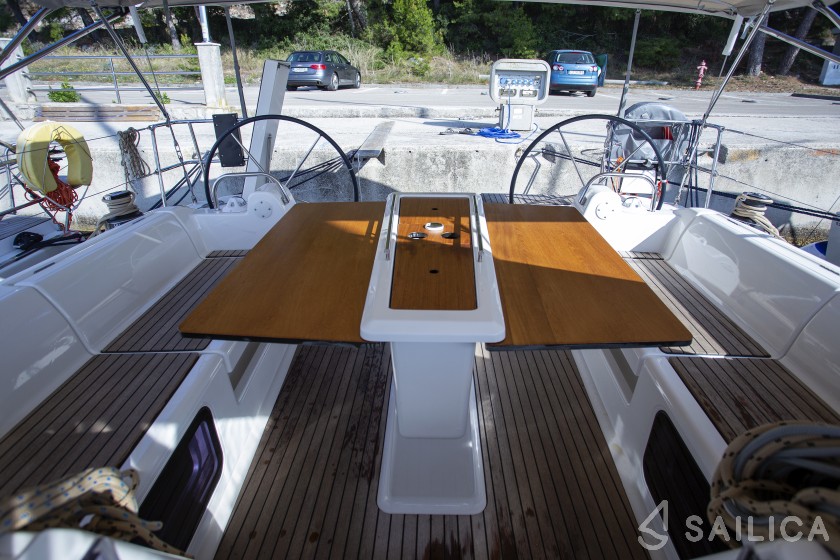Dufour 412 GL - Yacht Charter Sailica