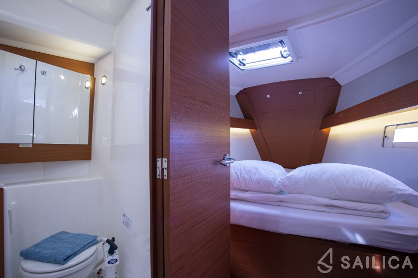 Dufour 412 GL - Yacht Charter Sailica