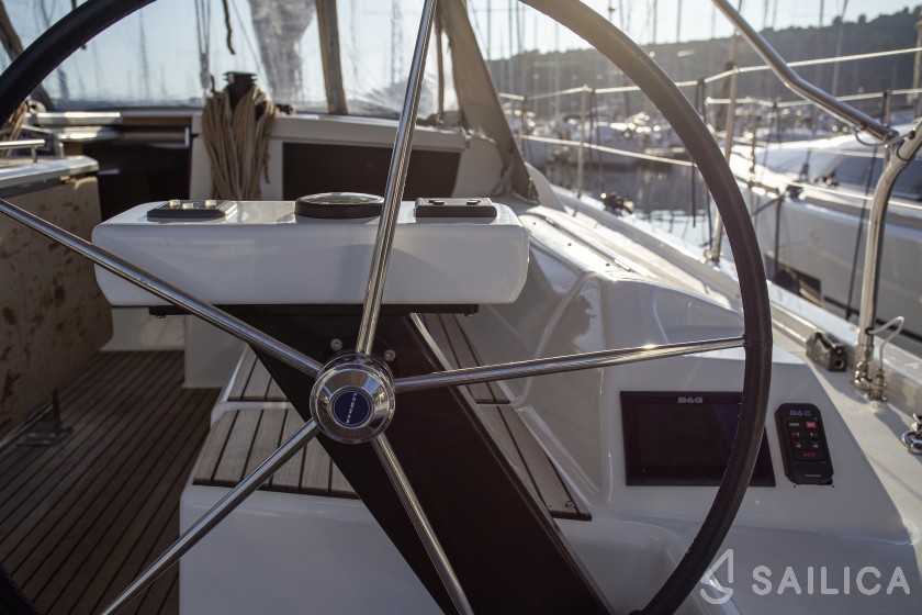 Dufour 430 Grand Large - Yacht Charter Sailica