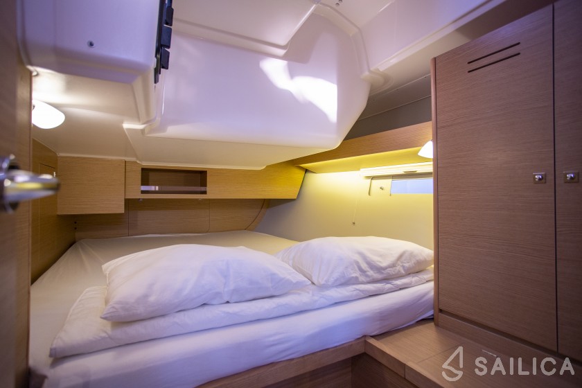 Dufour 430 Grand Large - Yacht Charter Sailica