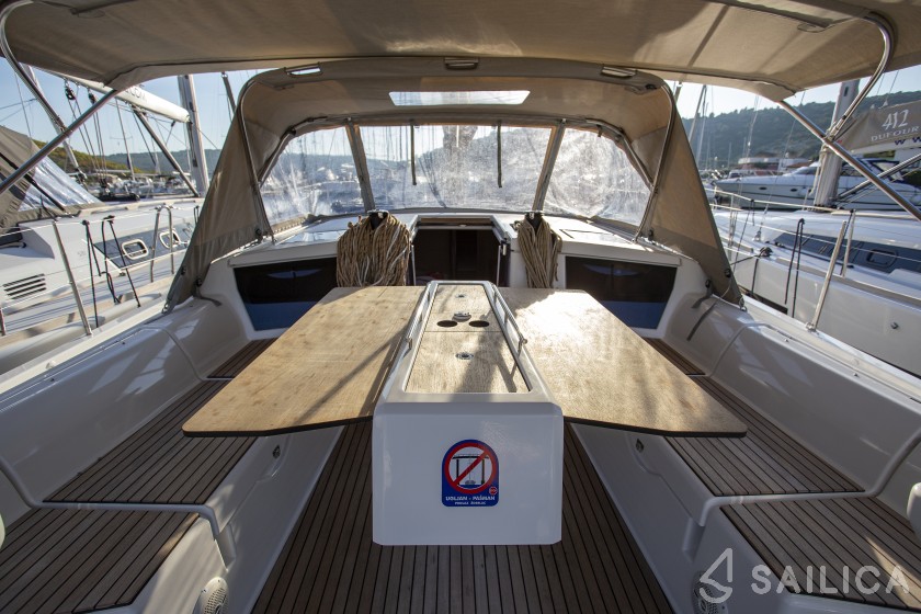 Dufour 430 Grand Large - Yacht Charter Sailica