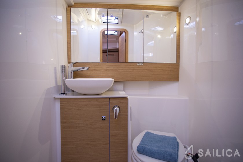 Dufour 430 Grand Large - Yacht Charter Sailica