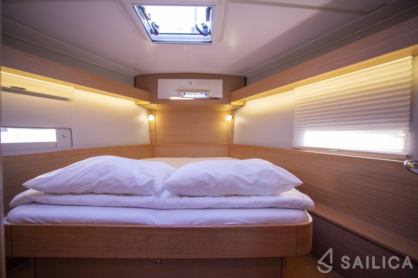 Dufour 430 Grand Large - Yacht Charter Sailica