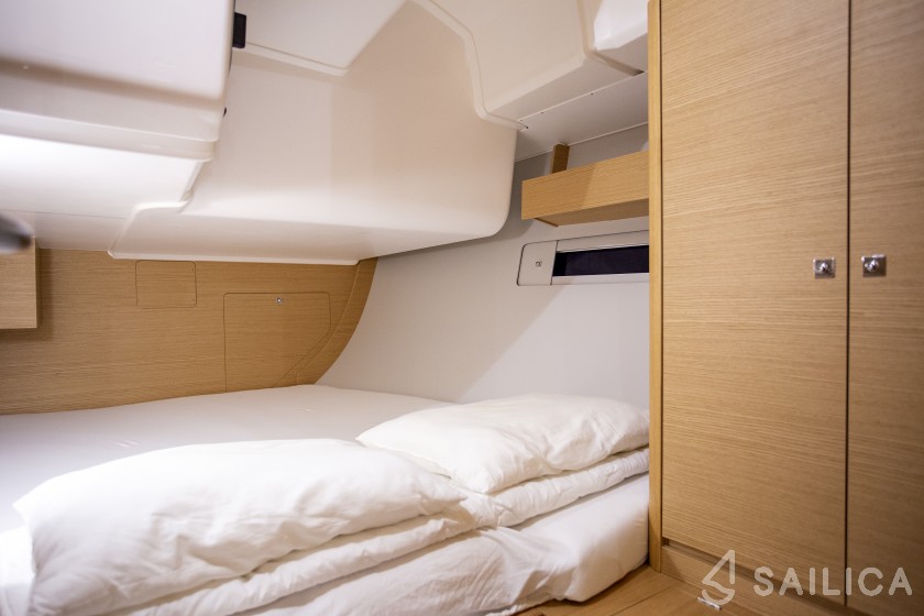 Dufour 412 GL - Yacht Charter Sailica