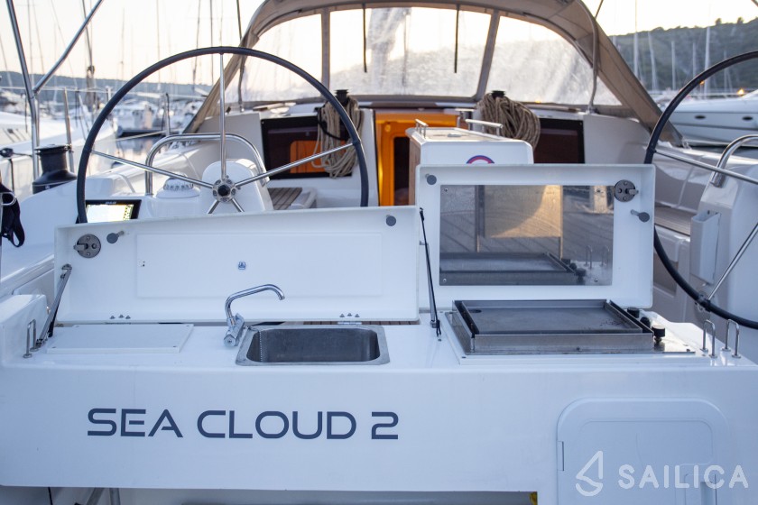 Dufour 412 GL - Yacht Charter Sailica