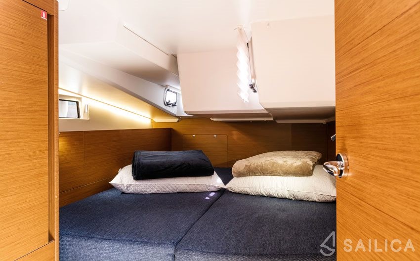 Sun Odyssey 490 - Yacht Charter Sailica