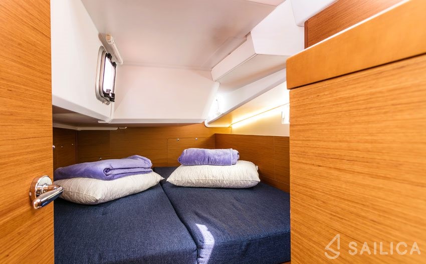 Sun Odyssey 490 - Yacht Charter Sailica