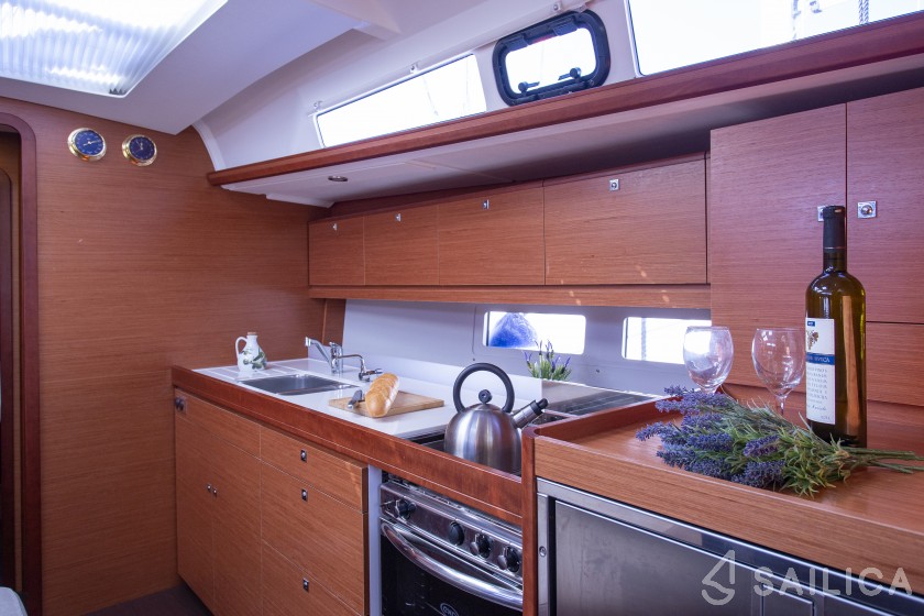 Dufour 460 GL - Yacht Charter Sailica