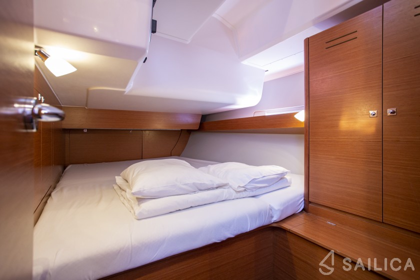 Dufour 460 GL - Yacht Charter Sailica
