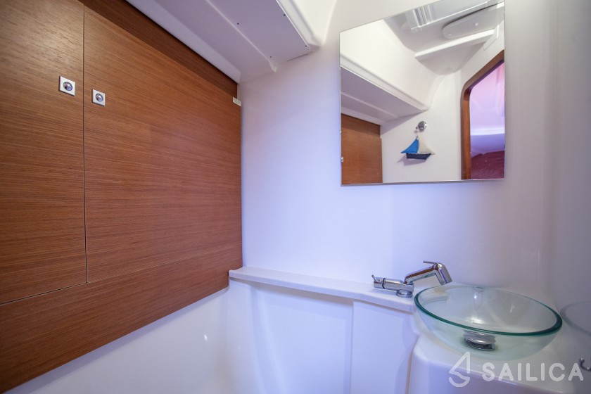 Dufour 460 GL - Yacht Charter Sailica