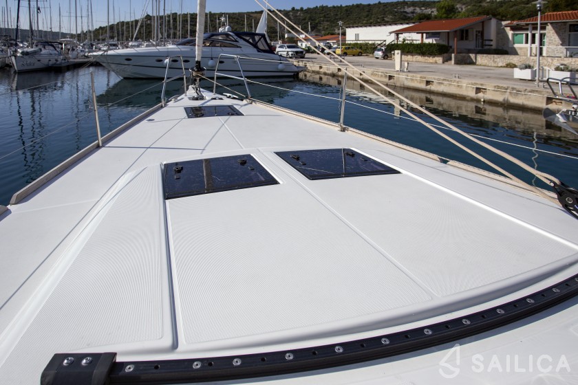 Dufour 460 GL - Yacht Charter Sailica