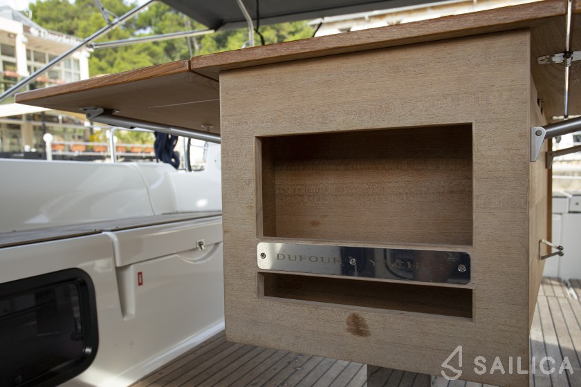 Dufour 520 GL - Yacht Charter Sailica