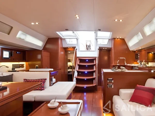 Oceanis 48 - Yacht Charter Sailica