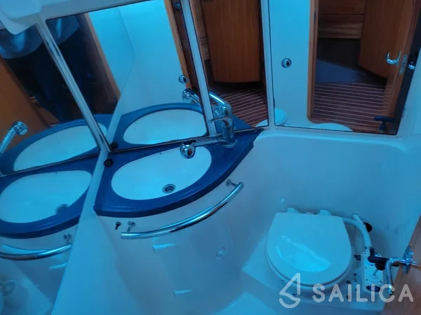 Bavaria 37 Cruiser - Yacht Charter Sailica
