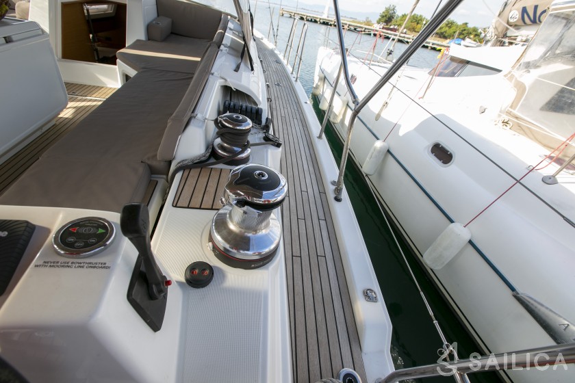 Jeanneau 54 - Yacht Charter Sailica