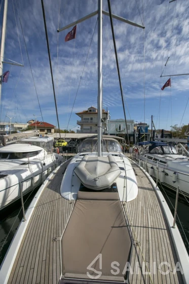 Jeanneau 54 - Yacht Charter Sailica