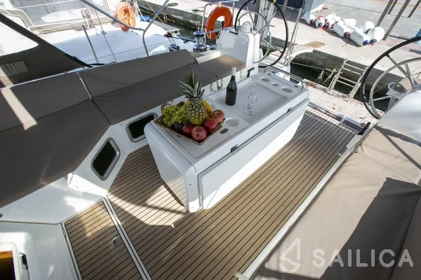 Jeanneau 54 - Yacht Charter Sailica