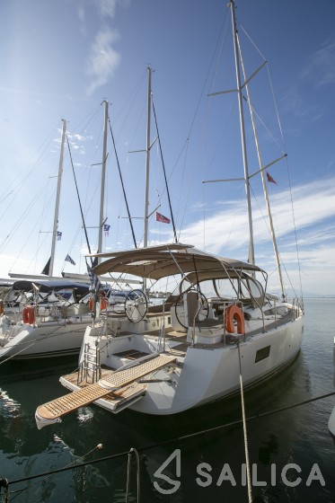 Jeanneau 54 - Yacht Charter Sailica