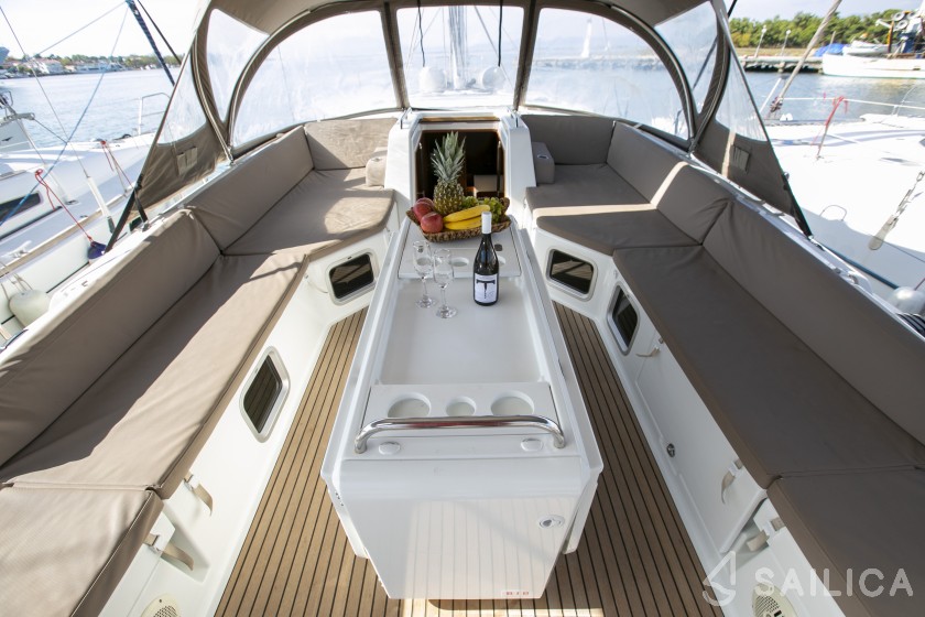 Jeanneau 54 - Yacht Charter Sailica