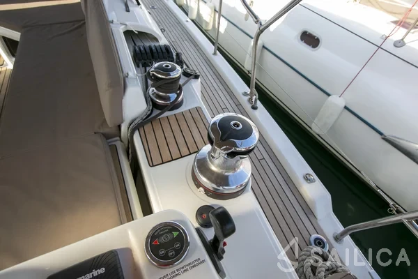 Jeanneau 54 - Yacht Charter Sailica