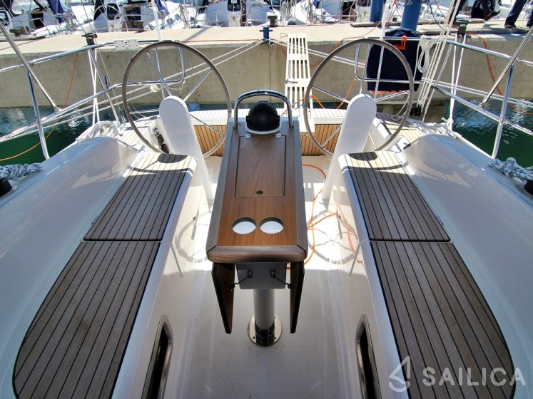 Bavaria 34 Cruiser - Yacht Charter Sailica