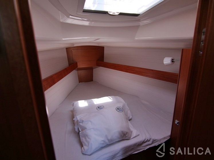 Bavaria 34 Cruiser - Yacht Charter Sailica