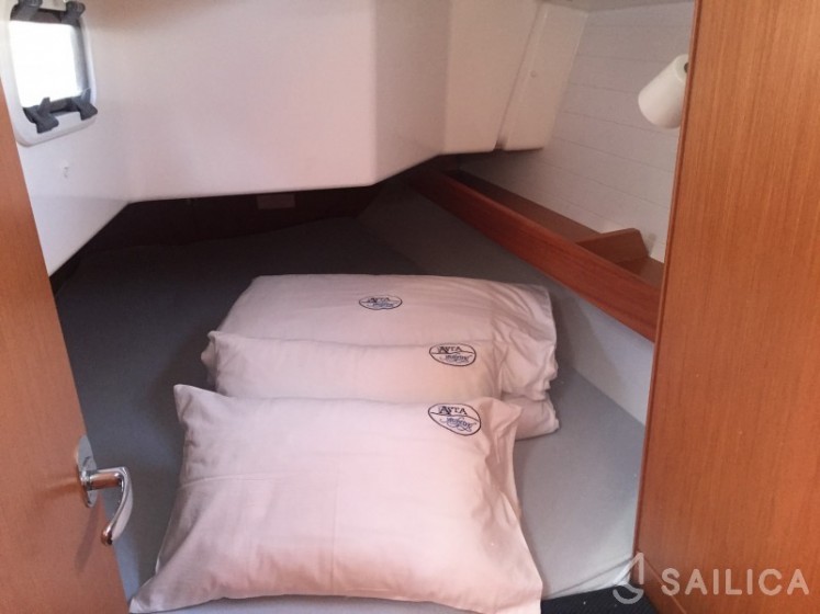 Bavaria 34 Cruiser - Yacht Charter Sailica