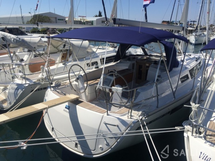 Bavaria 34 Cruiser - Yacht Charter Sailica