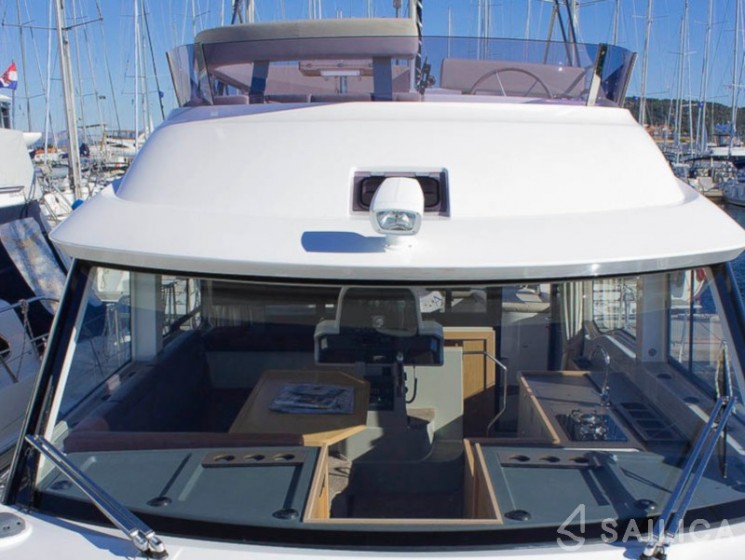 Bavaria E40 Fly - Yacht Charter Sailica
