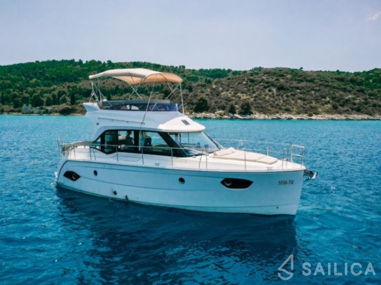 Bavaria E40 Fly - Yacht Charter Sailica