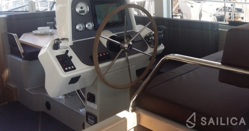 Bavaria E40 Fly - Yacht Charter Sailica