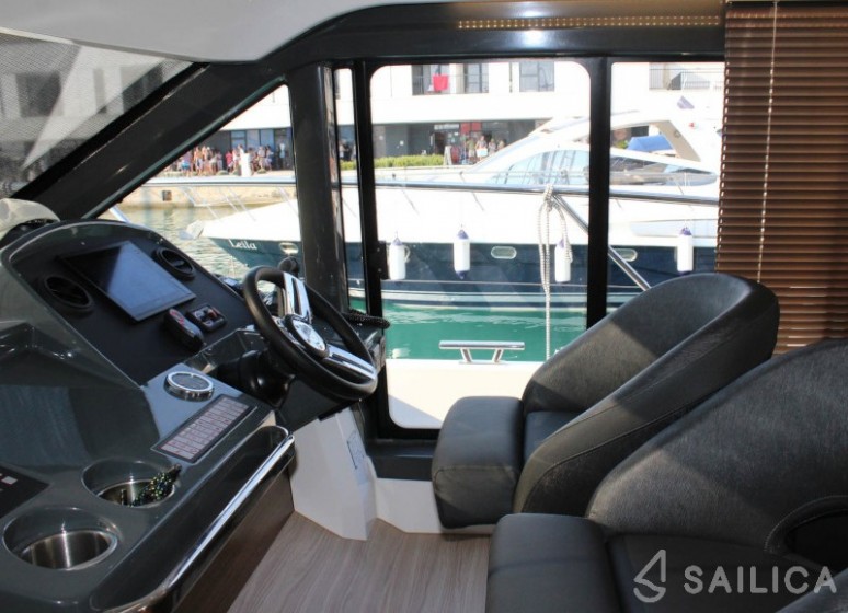 Bavaria R40 - Yacht Charter Sailica