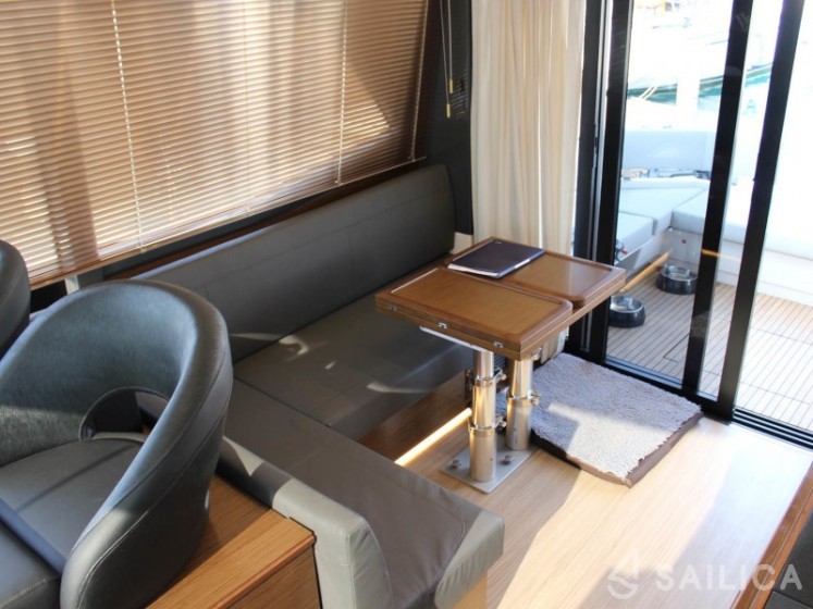 Bavaria R40 - Yacht Charter Sailica