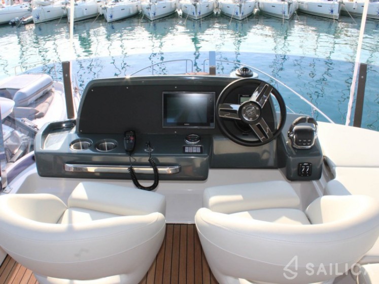 Bavaria R40 - Yacht Charter Sailica