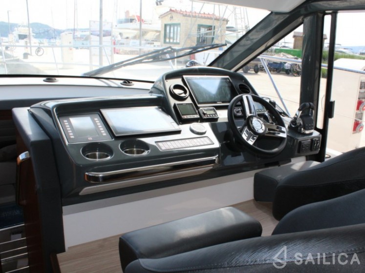 Bavaria R40 - Yacht Charter Sailica