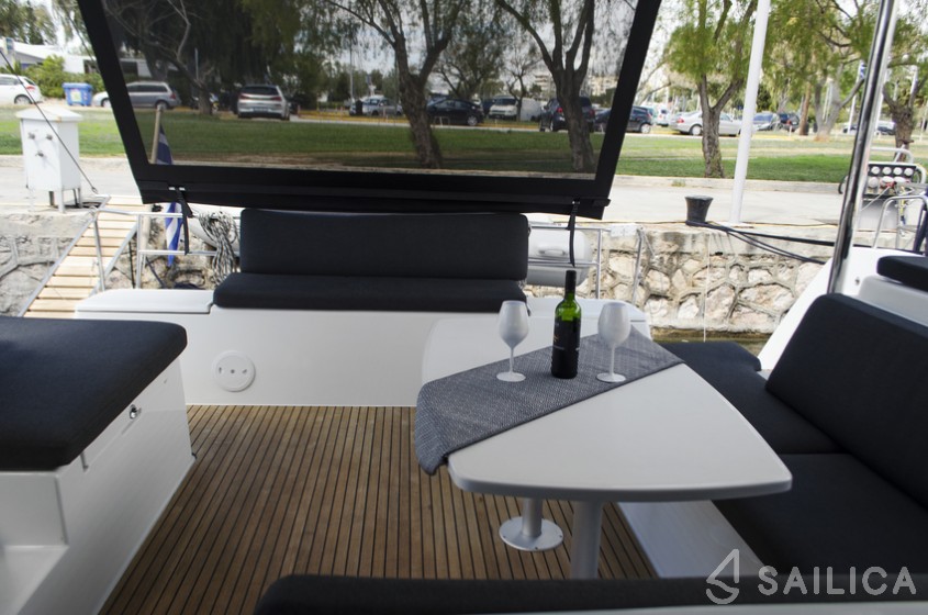 Lagoon 40 - Yacht Charter Sailica
