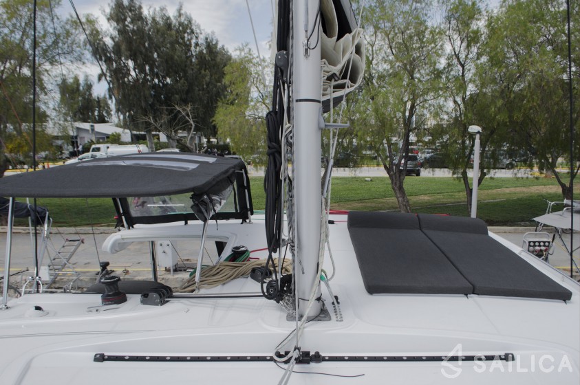 Lagoon 40 - Yacht Charter Sailica