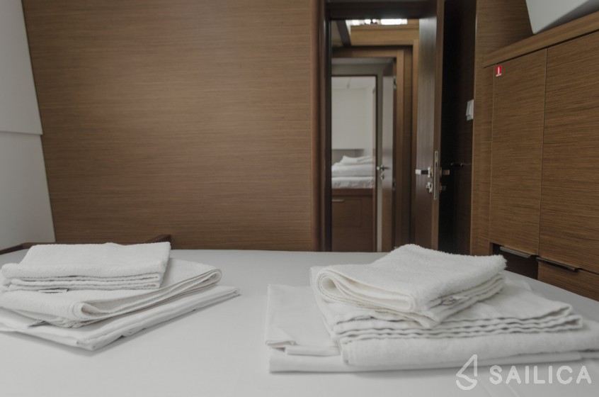 Lagoon 40 - Yacht Charter Sailica