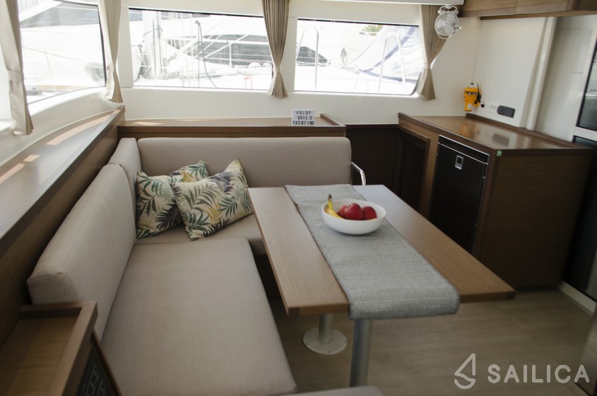Lagoon 40 - Yacht Charter Sailica