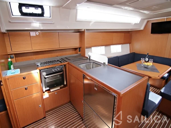 Bavaria C45 - Yacht Charter Sailica