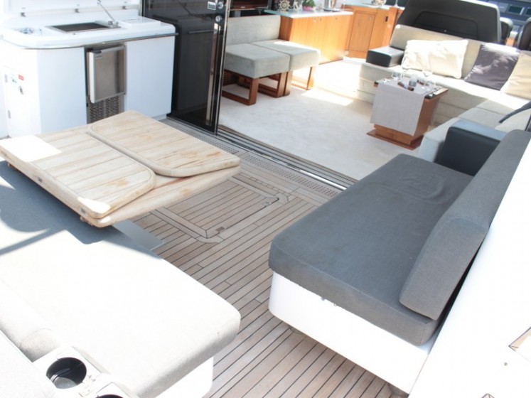 Sunseeker 64 - Yacht Charter Sailica