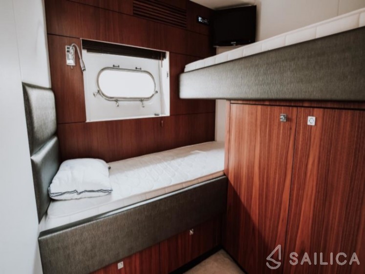 Sunseeker 64 - Yacht Charter Sailica