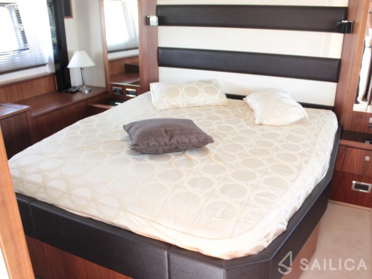 Sunseeker 64 - Yacht Charter Sailica