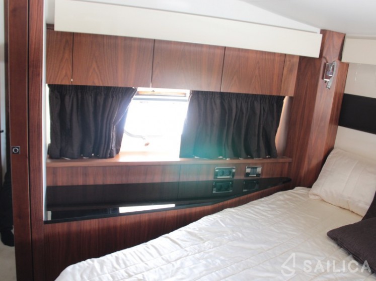 Sunseeker 64 - Yacht Charter Sailica