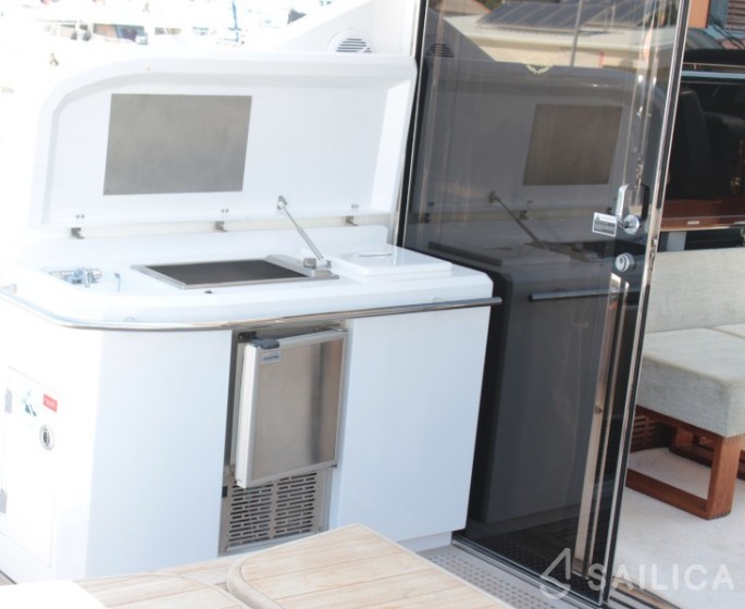 Sunseeker 64 - Yacht Charter Sailica