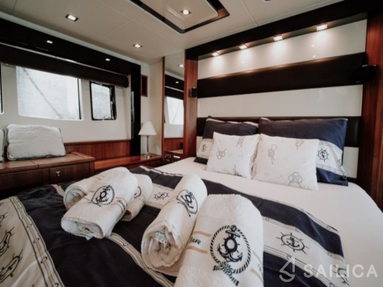 Sunseeker 64 - Yacht Charter Sailica