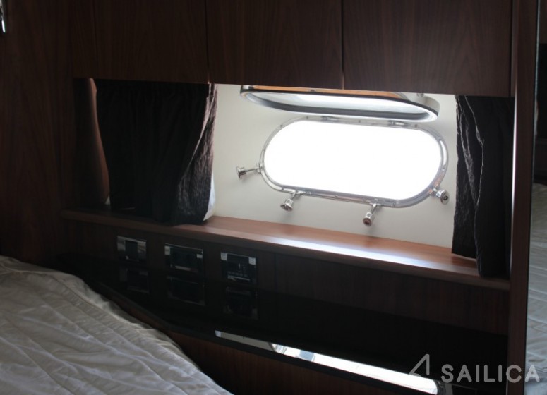 Sunseeker 64 - Yacht Charter Sailica